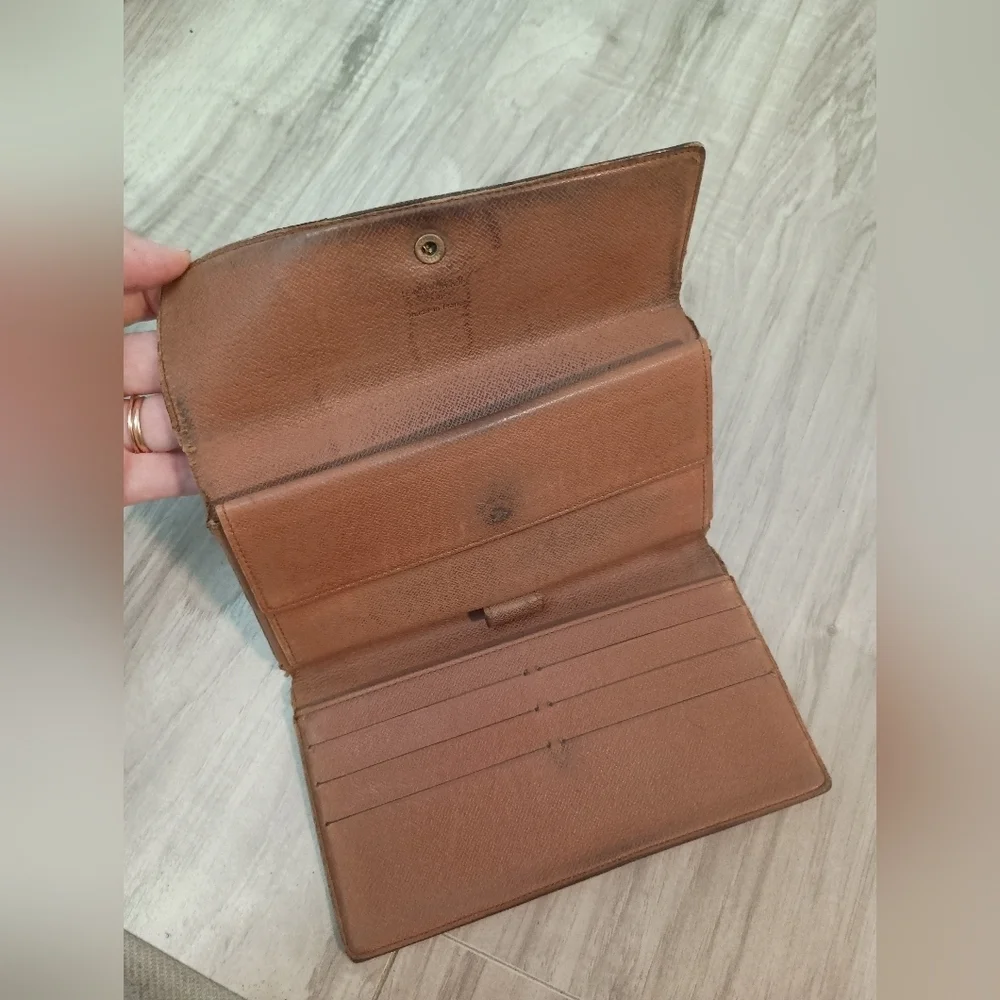 LOUIS VUITTON Monogram Portefeuille International Long Wallet - Picture 7 of 16